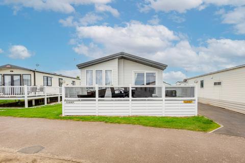 Pakefield Caravan Park, Arbor Lane 2 bed park home for sale