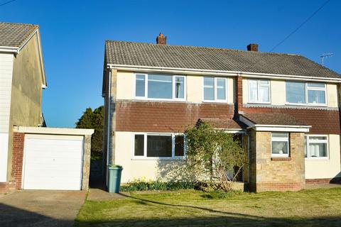 ELMFIELD, RYDE 3 bed semi