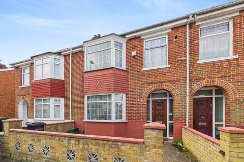 Rosebery Avenue, Portsmouth PO6 3 bed terraced house for sale