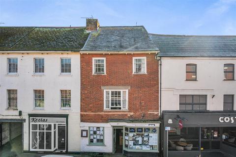 High Street, Crediton 3 bed apartment for sale