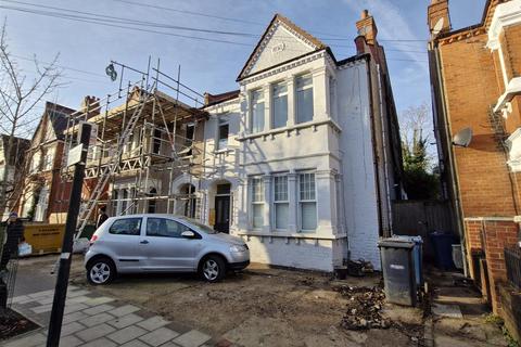 Greenhill Road, Harrow 2 bed flat for sale