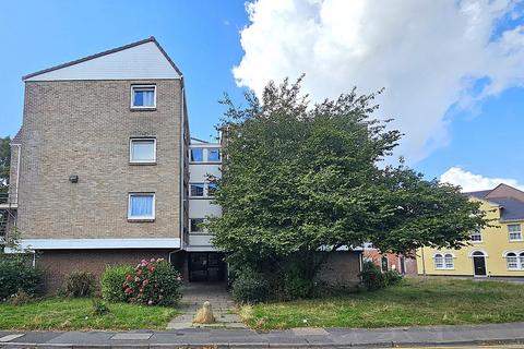Perry Gardens, Poole, BH15 2 bed flat for sale