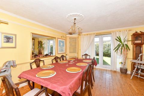 Holly Road, St. Mary's Bay, Romney... 5 bed semi