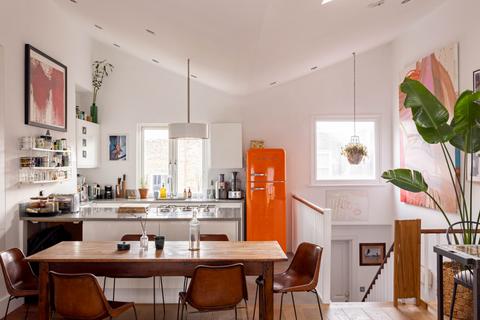 Faraday Road, London, W10 3 bed apartment for sale
