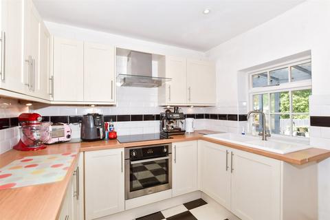 West Street, Hunton, Maidstone, Kent 4 bed end of terrace house for sale