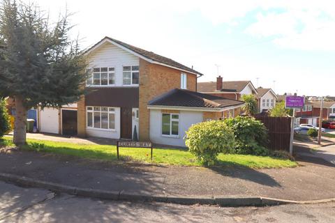 Upper Lambricks, Rayleigh, SS6 4 bed detached house for sale