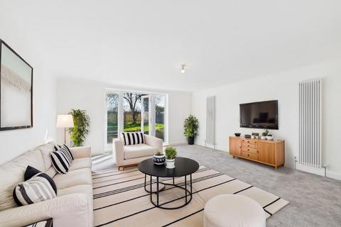 Katrina Grove, Featherstone WF7 3 bed detached bungalow for sale