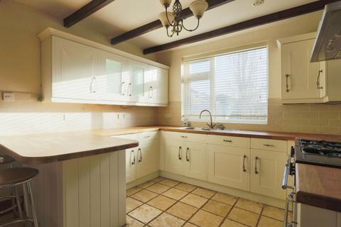 West Green, Cottingham, HU16 4BH 3 bed terraced house for sale