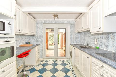 Marsh Crescent, New Romney, Kent 3 bed terraced house for sale