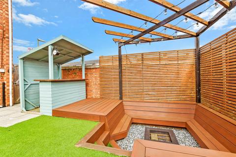 Brocklands, Havant, Hampshire 2 bed end of terrace house for sale