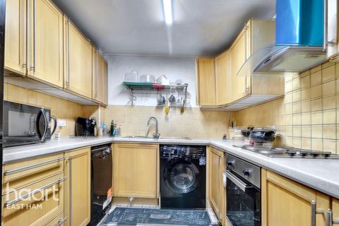 Queensberry Place, London 2 bed apartment for sale