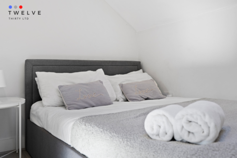 Top Floor Flat, Nicholson Road... 1 bed flat for sale