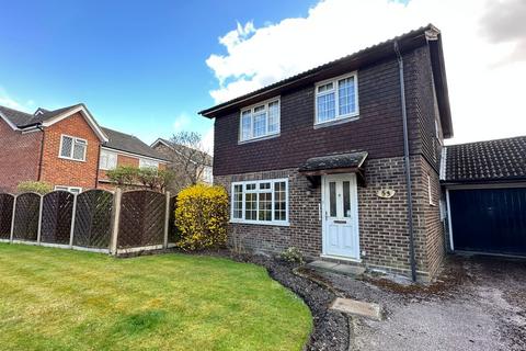 Henley Drive, Frimley Green, GU16 4 bed detached house for sale