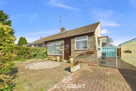 Oakfield Road, Flintshire CH7 2 bed bungalow for sale