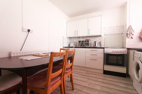 Howard House, Barrington Road... 2 bed maisonette for sale