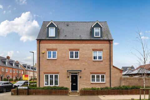 Bicester,  Oxfordshire,  OX26 5 bed semi