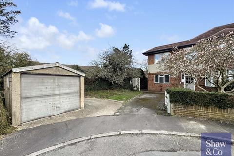 Gerard Avenue, Whitton TW4 3 bed end of terrace house for sale