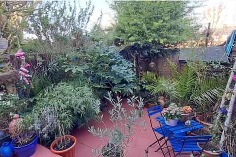 Whitehorse Road, Croydon 4 bed terraced house for sale