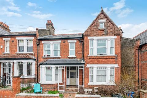 Hollingbourne Road, London SE24 3 bed flat for sale