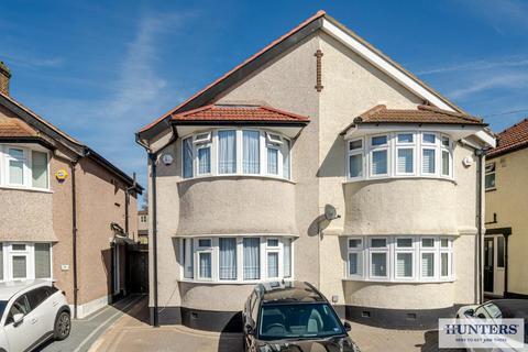 Budleigh Crescent, Welling 3 bed semi