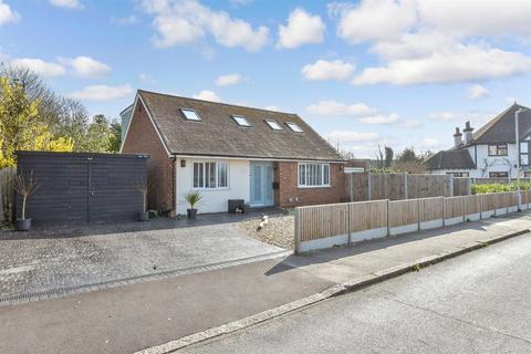 Rosemary Avenue, Broadstairs, Kent 4 bed chalet for sale