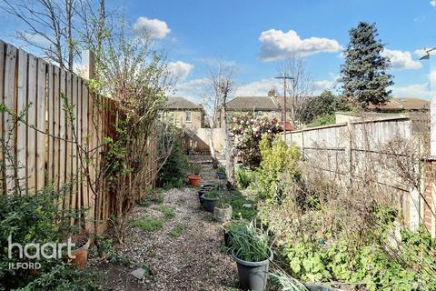 Albert Road, Ilford 2 bed terraced house for sale