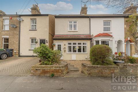 Cromwell Avenue, Cheshunt, Waltham Cross 3 bed end of terrace house for sale