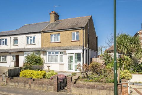 Upper Sunbury Road, Hampton TW12 3 bed semi