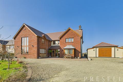 Cefn Y Gwynt, Beulah, Newcastle... 5 bed detached house for sale