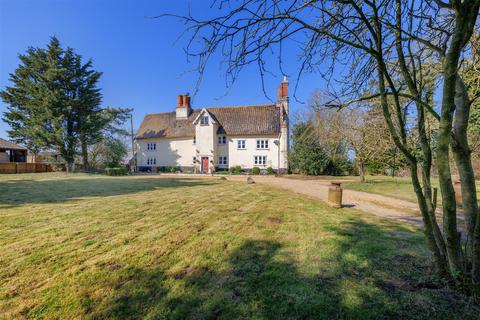 Becks Green Lane, Beccles NR34 4 bed farm house for sale
