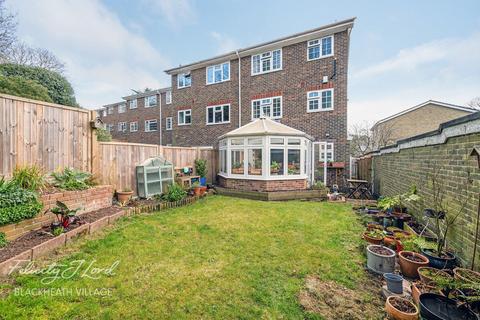 Kenilworth Gardens, London 3 bed end of terrace house for sale