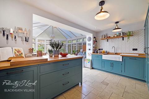 Kenilworth Gardens, London 3 bed end of terrace house for sale