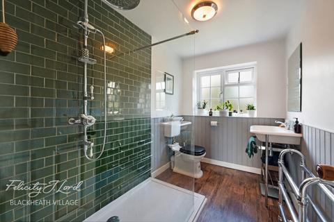 Kenilworth Gardens, London 3 bed end of terrace house for sale