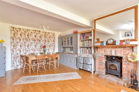Fernhurst Crescent, Brighton, East... 4 bed semi