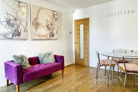 Murrin Road, Maidenhead, Berkshire 3 bed terraced house for sale