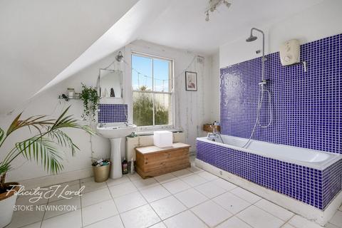 Vartry Road, London N15 2 bed flat for sale