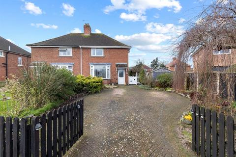 17 Greenfields Road, Upton upon... 3 bed semi