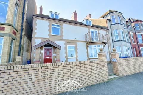 Marine Drive, Rhyl 4 bed semi