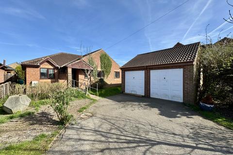 South Parade, Leven, HU17 5LJ 3 bed detached bungalow for sale