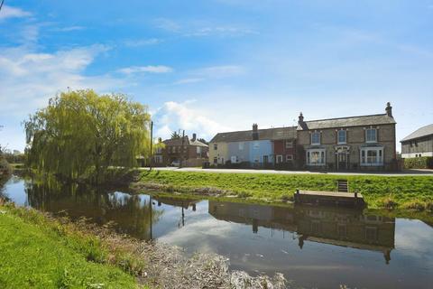 Well Creek Road, Outwell, PE14 8SD 2 bed terraced house for sale