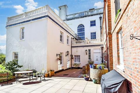 Barham Mews, Teston, Maidstone, Kent 2 bed ground floor flat for sale