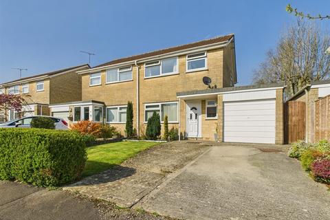 Sarum Road, Chippenham SN14 3 bed semi