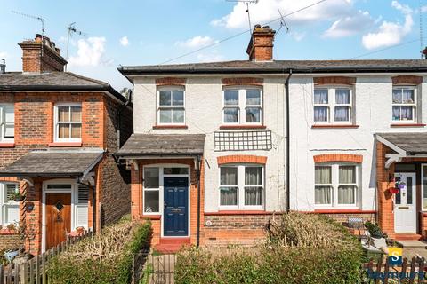 Cline Road, Surrey GU1 3 bed end of terrace house for sale