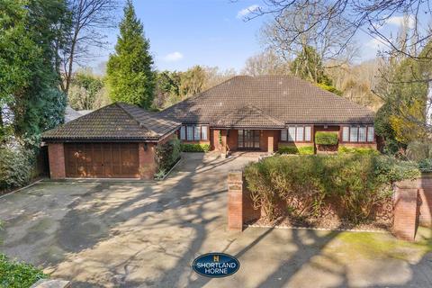 Kenilworth Road, Coventry CV4 4 bed detached bungalow for sale