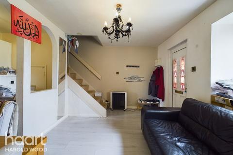 Juniper Way, Romford 1 bed semi