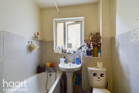 Juniper Way, Romford 1 bed semi