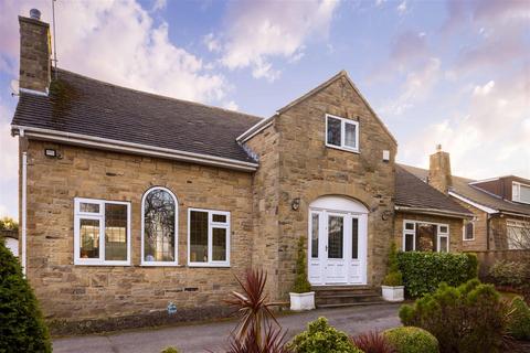 Alwoodley Lane, Leeds LS17 4 bed detached house for sale