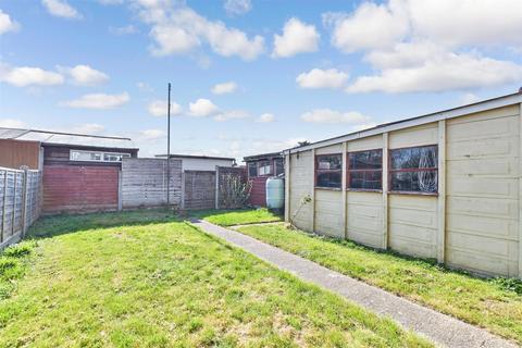 Priory Grove, Aylesford ME20 3 bed semi
