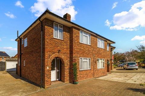 Alsom Avenue, Worcester Park 3 bed semi