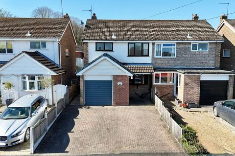 Beacon Rise, Stone, ST15 3 bed semi